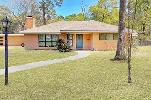 110 S Woodsway St E, Conroe, TX 77301 - Photo 1