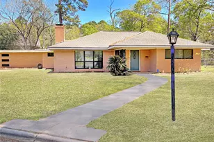 110 S Woodsway St E, Conroe, TX 77301 - Photo 2