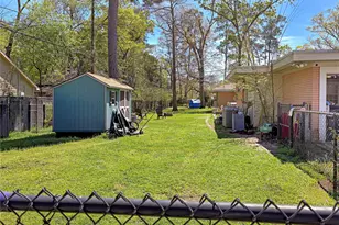 110 S Woodsway St E, Conroe, TX 77301 - Photo 36