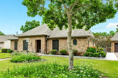 114 Strawberry Drive, Lake Jackson, TX 77566 - Photo 14