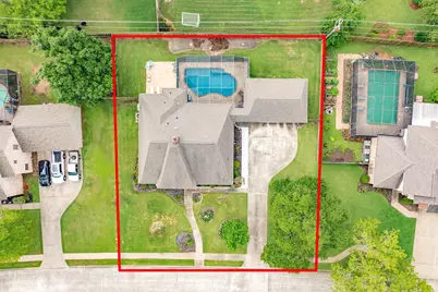 114 Strawberry Drive, Lake Jackson, TX 77566 - Photo 2