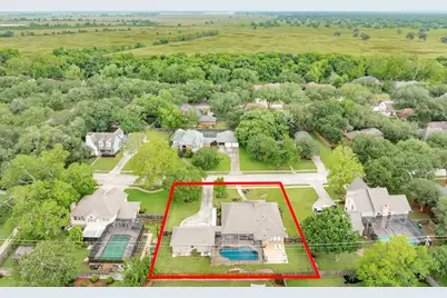 114 Strawberry Drive, Lake Jackson, TX 77566 - Photo 8