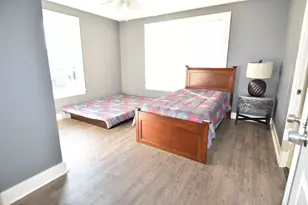 807 7th St, Galveston, TX 77550 - Photo 4