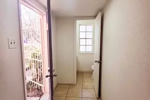 7837 Leonora St, Houston, TX 77061 - Photo 4