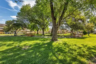 10387 Huntington Pl Dr, Houston, TX 77099 - Photo 24