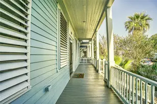 1412 Postoffice St, Galveston, TX 77550 - Photo 2