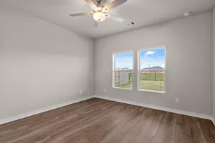 231 Magnolia Laurel Dr, Alvin, TX 77511 - Photo 12