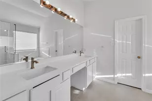 5523 Santa Chase Ln, Sugar Land, TX 77479 - Photo 16