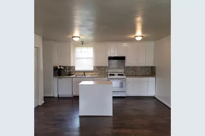 5103 Willow Glen Drive, Houston, TX 77033 - Photo 12