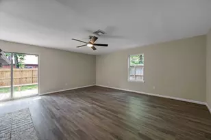10 Basal Briar Ct, The Woodlands, TX 77381 - Photo 10