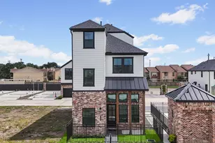 9218 Washington Hts St, Houston, TX 77063 - Photo 2