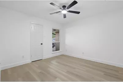 8806 Twisting Vine Lane, Houston, TX 77040 - Photo 16