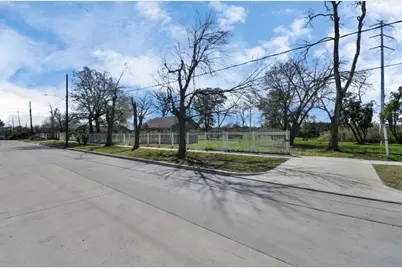 7912 Brays Street, Houston, TX 77012 - Photo 1