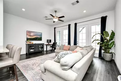 11012 Mikula Drive, Houston, TX 77043 - Photo 12