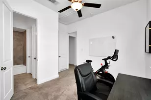 11012 Mikula Dr, Houston, TX 77043 - Photo 18