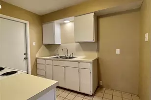 1510 N Avenue Q, Freeport, TX 77541 - Photo 6