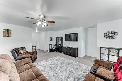 9850 Hunter Springs Drive, Conroe, TX 77306 - Photo 8
