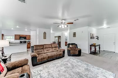 9850 Hunter Springs Drive, Conroe, TX 77306 - Photo 10