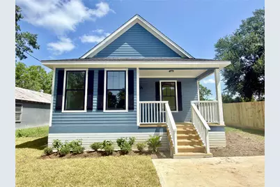 1405 Clay Street, Brenham, TX 77833 - Photo 2