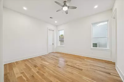 915 Wildwood Lane, Bellaire, TX 77401 - Photo 22