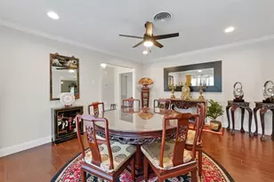 5743 Warm Springs Rd, Houston, TX 77035 - Photo 6