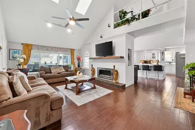 5743 Warm Springs Road, Houston, TX 77035 - Photo 16