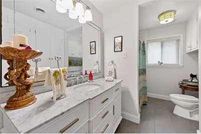 5743 Warm Springs Road, Houston, TX 77035 - Photo 20