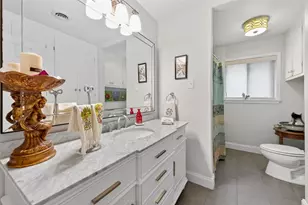 5743 Warm Springs Rd, Houston, TX 77035 - Photo 20