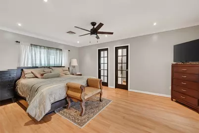 5743 Warm Springs Road, Houston, TX 77035 - Photo 22