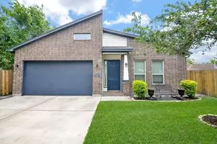 2118 Marnel Rd, Houston, TX 77055 - Photo 1