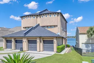 828 Lake View Dr, Montgomery, TX 77356 - Photo 2