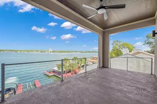 828 Lake View Dr, Montgomery, TX 77356 - Photo 1
