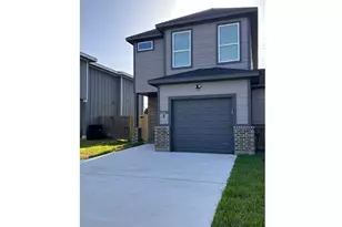 7710 Darnay Dr, Houston, TX 77033 - Photo 2