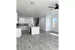 7710 Darnay Dr, Houston, TX 77033 - Photo 12