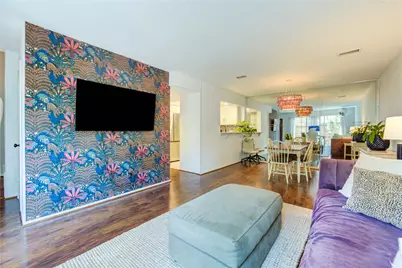 939 Wax Myrtle Lane, Houston, TX 77079 - Photo 2