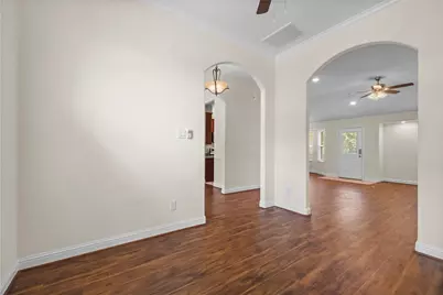 7214 Deep Forest Drive, Houston, TX 77088 - Photo 10