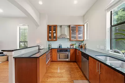 2110 Shearn Street #16, Houston, TX 77007 - Photo 8