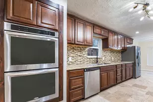 417 White Wing Ln, Houston, TX 77079 - Photo 8