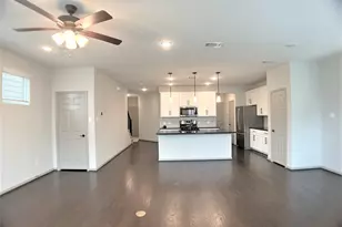 8656 Hollyoaks Creek Ln, Houston, TX 77063 - Photo 4