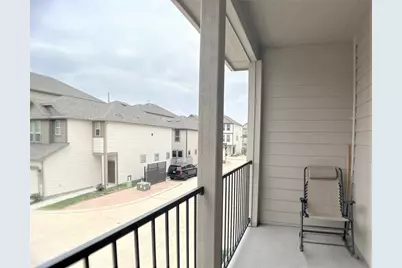 8656 Hollyoaks Creek Lane, Houston, TX 77063 - Photo 18