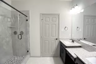 8656 Hollyoaks Creek Ln, Houston, TX 77063 - Photo 14