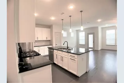 8656 Hollyoaks Creek Lane, Houston, TX 77063 - Photo 6