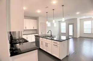 8656 Hollyoaks Creek Ln, Houston, TX 77063 - Photo 6