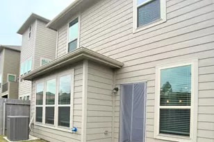 8656 Hollyoaks Creek Ln, Houston, TX 77063 - Photo 26