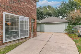 2021 Sandy Coast Cir, League City, TX 77573 - Photo 46