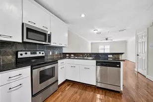 1342 Rutland St, Houston, TX 77008 - Photo 2
