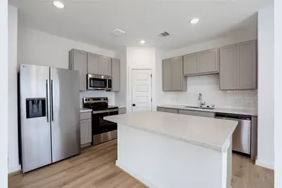 2035 Longmire Villas Court, Conroe, TX 77304 - Photo 10