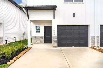2035 Longmire Villas Court, Conroe, TX 77304 - Photo 2