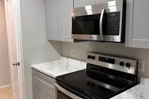 5665 Birchmont Dr, Houston, TX 77091 - Photo 2