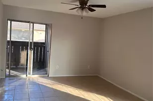 5665 Birchmont Dr, Houston, TX 77091 - Photo 10